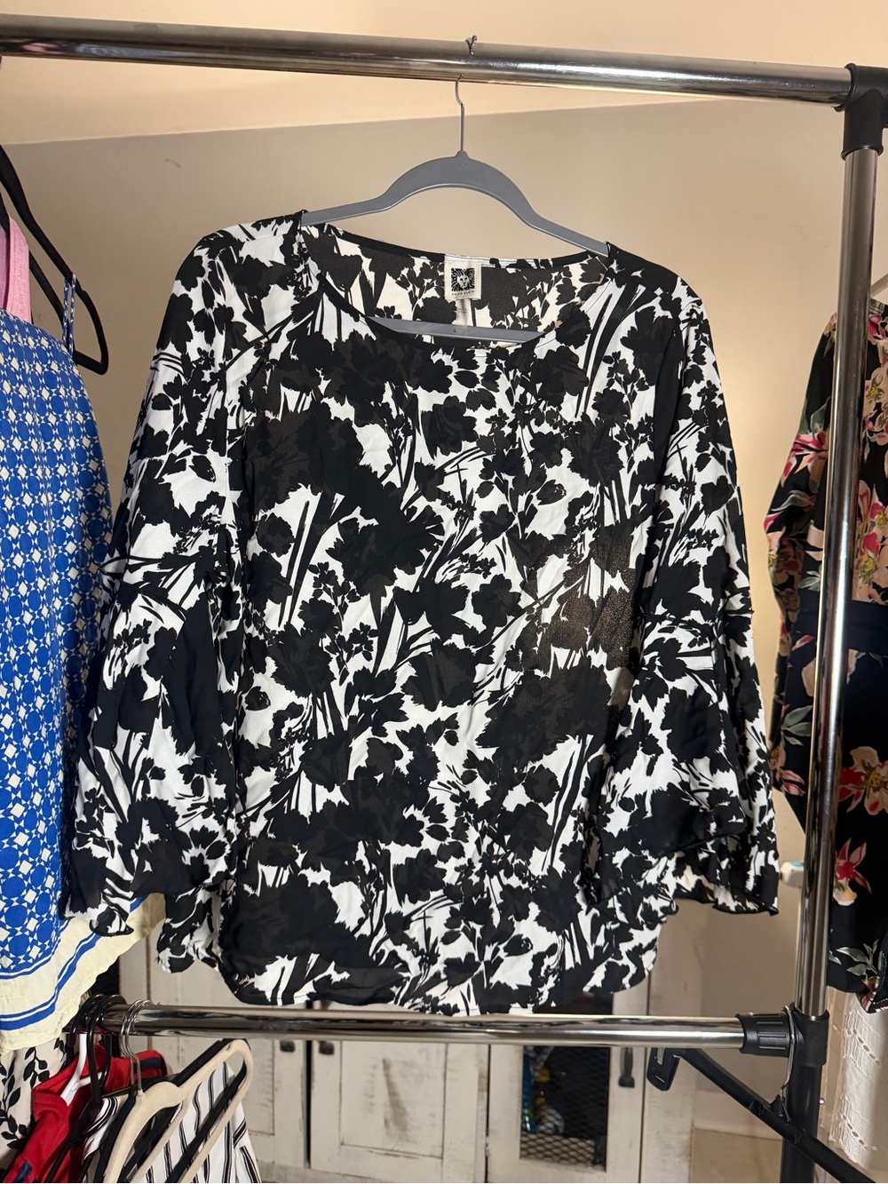 Anne Klein Black & White Floral Womens Blouse - Classic Contrast L